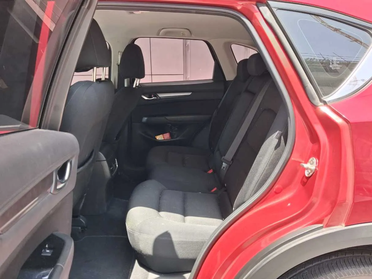 Car image 13