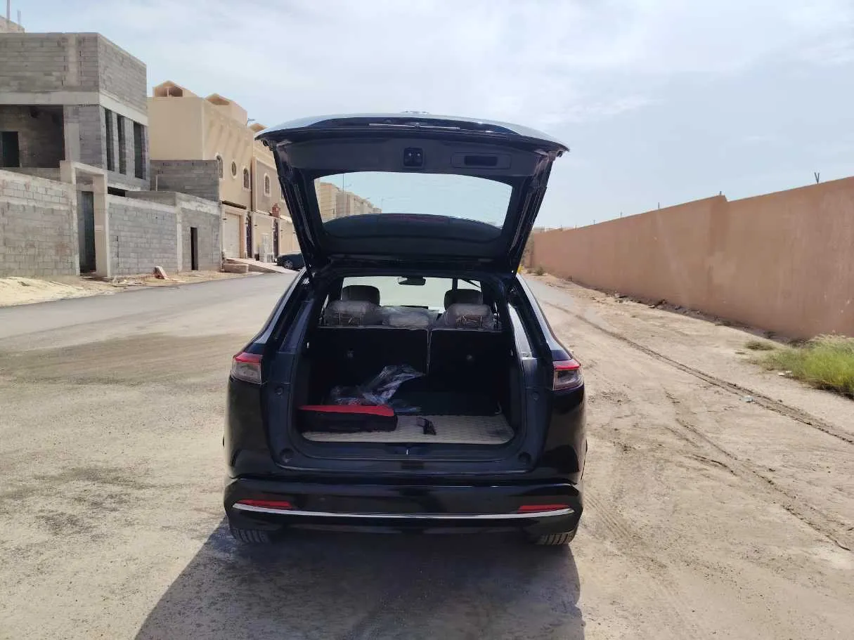 Car image 23