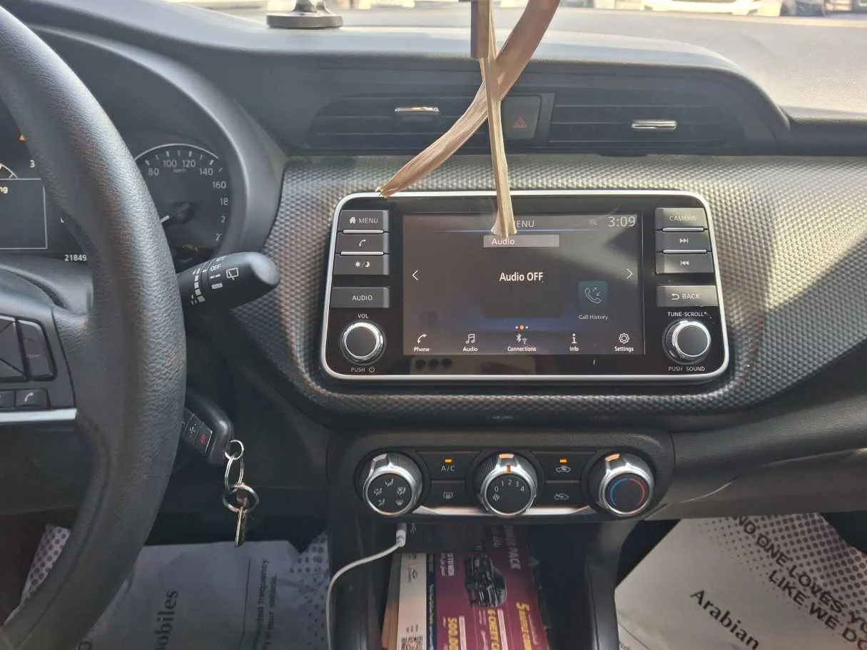 Car image 16