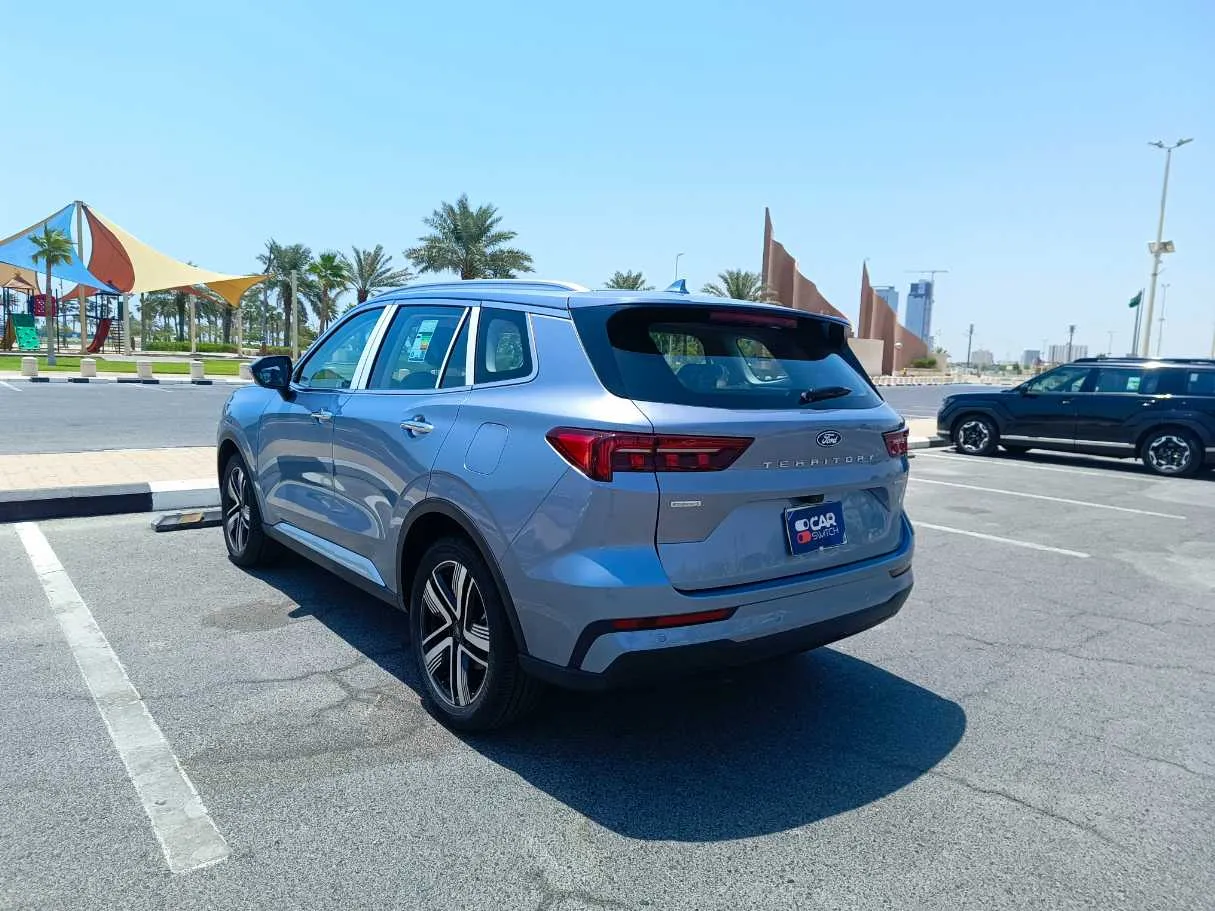 Car image 7