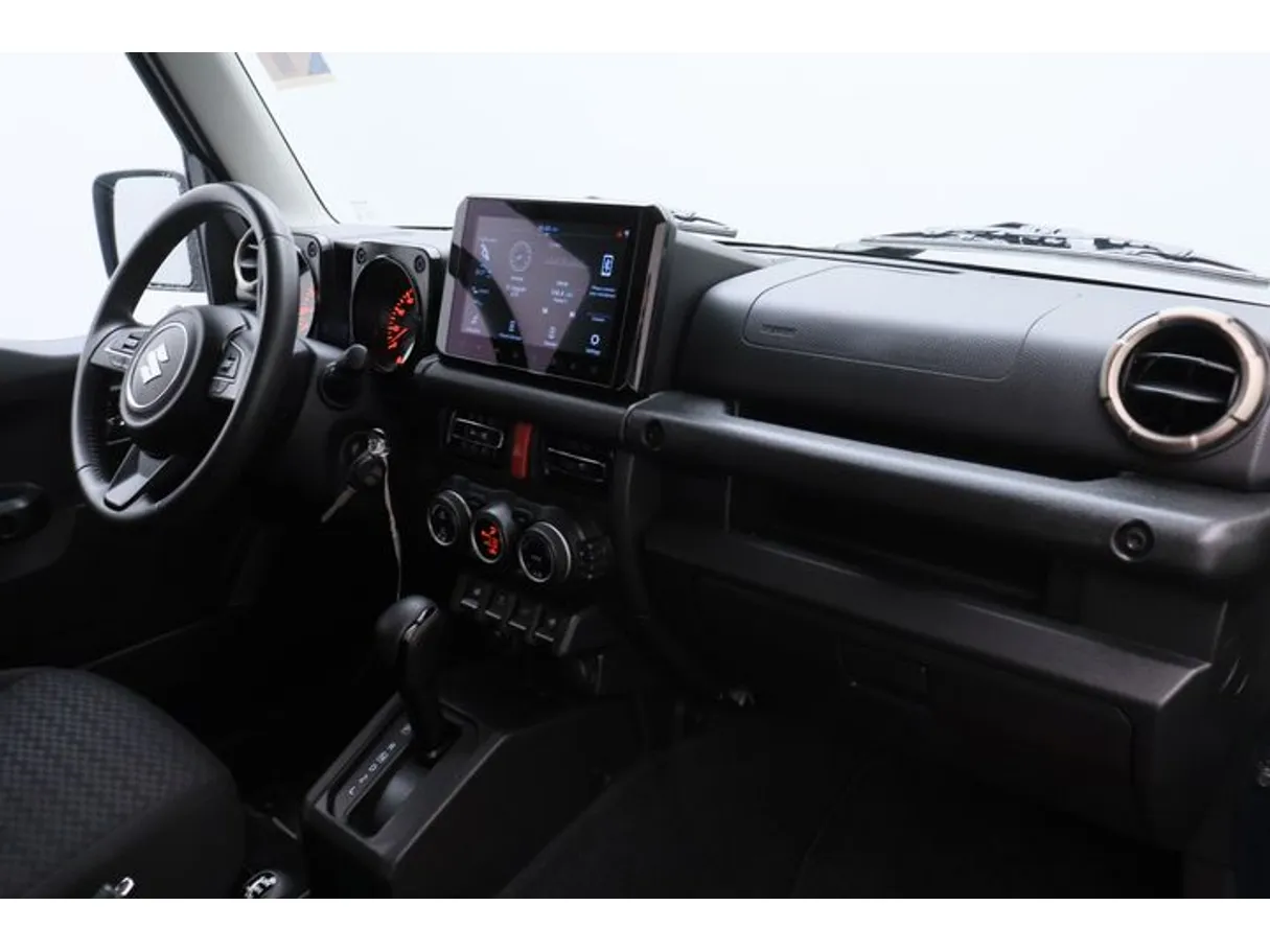 Car image 10