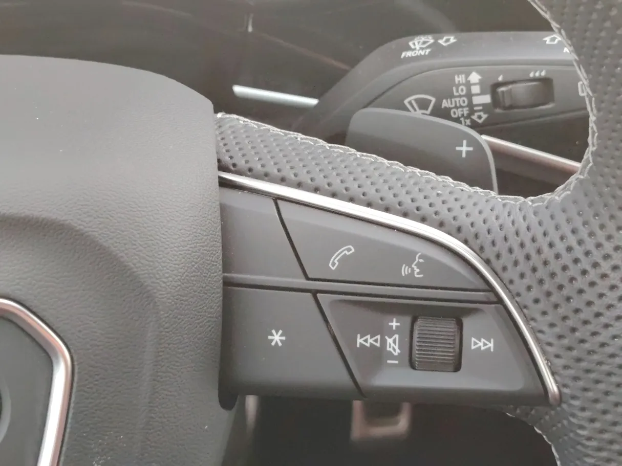 Car image 38