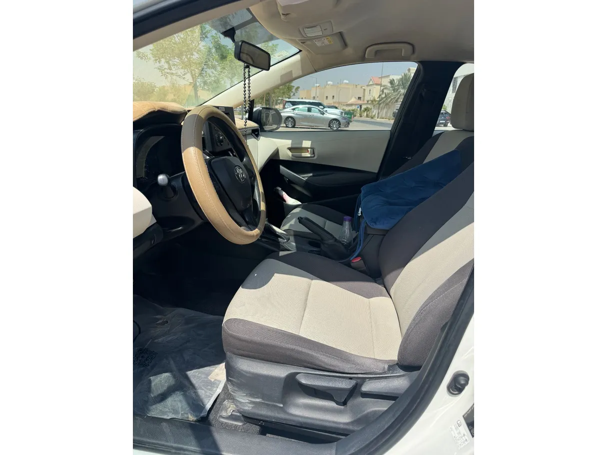 Car image 11