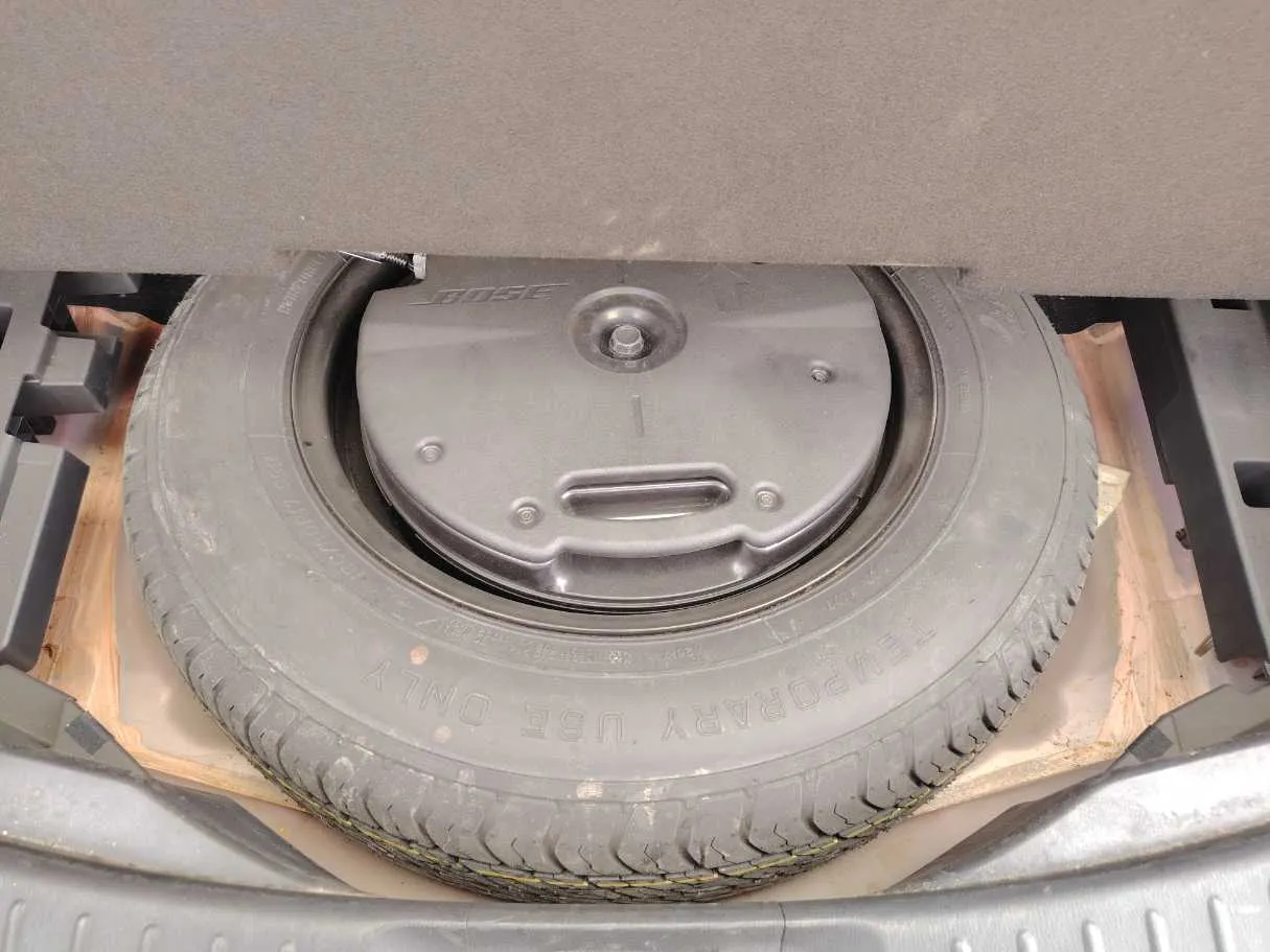 Car image 38