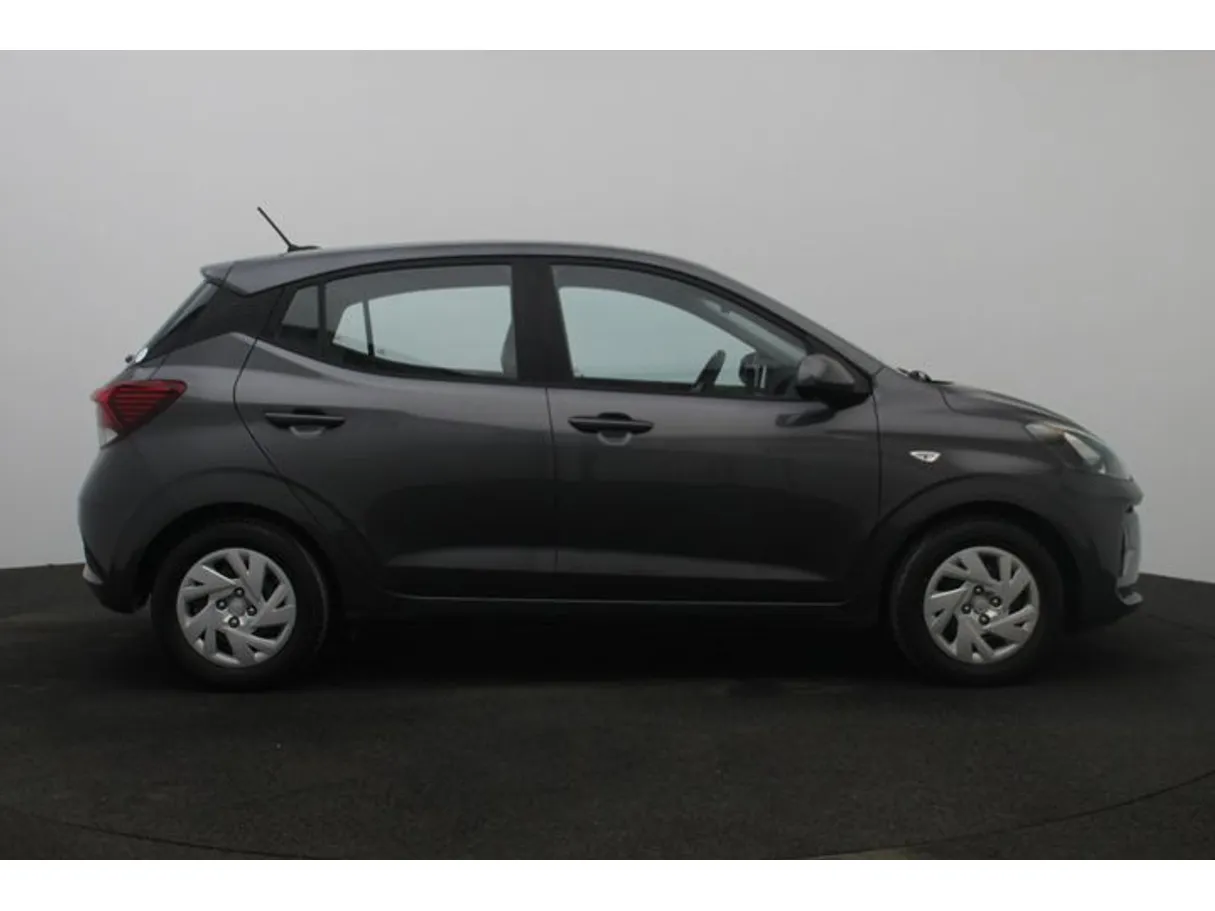 Car image 13