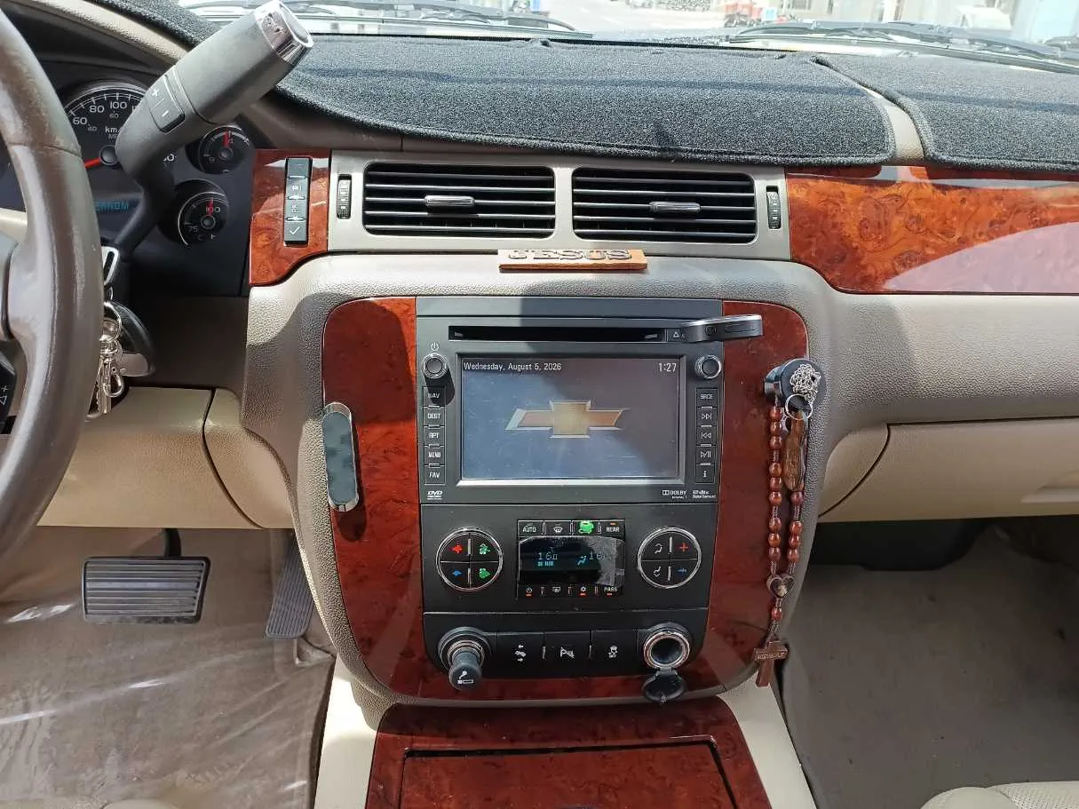 Car image 18