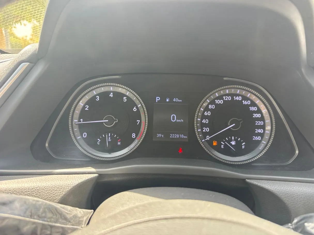 Car image 18
