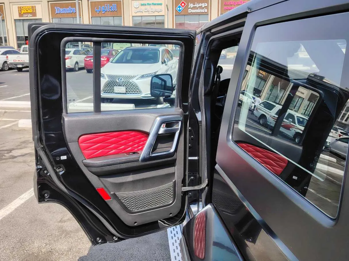 Car image 14