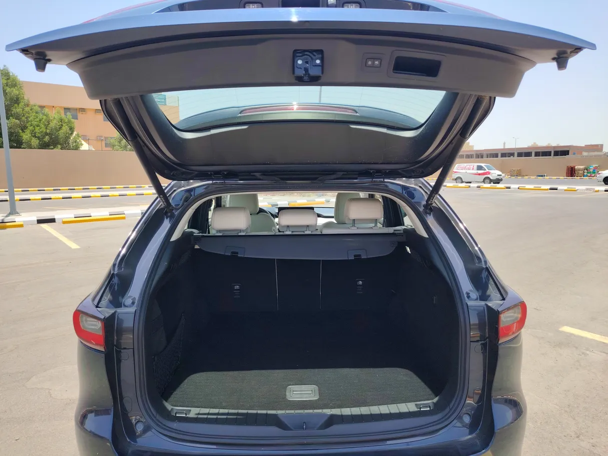 Car image 24