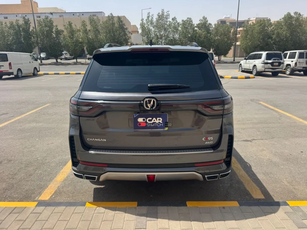 Car image 6