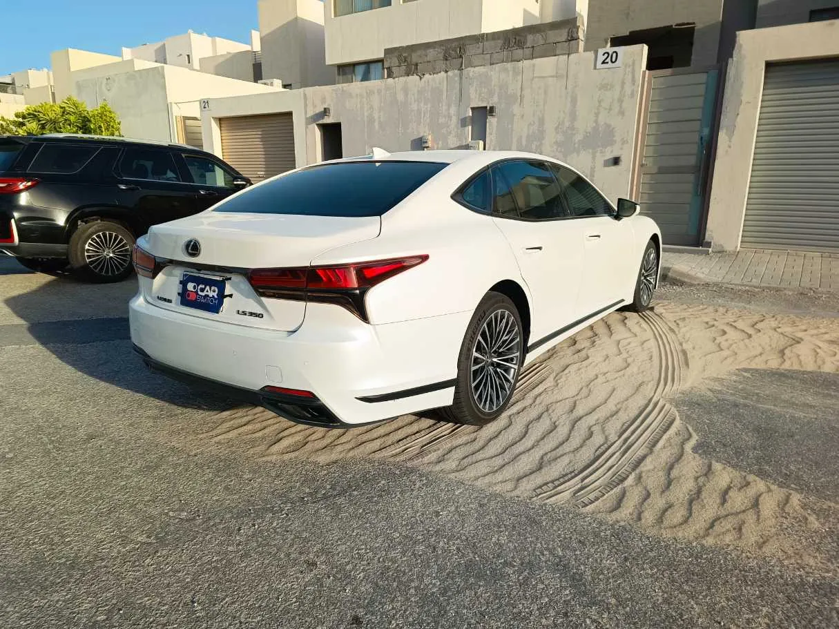 Car image 7