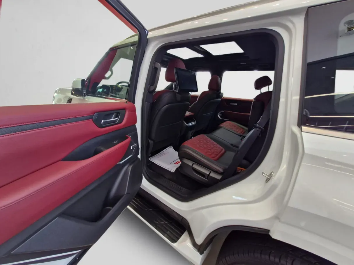 Car image 6