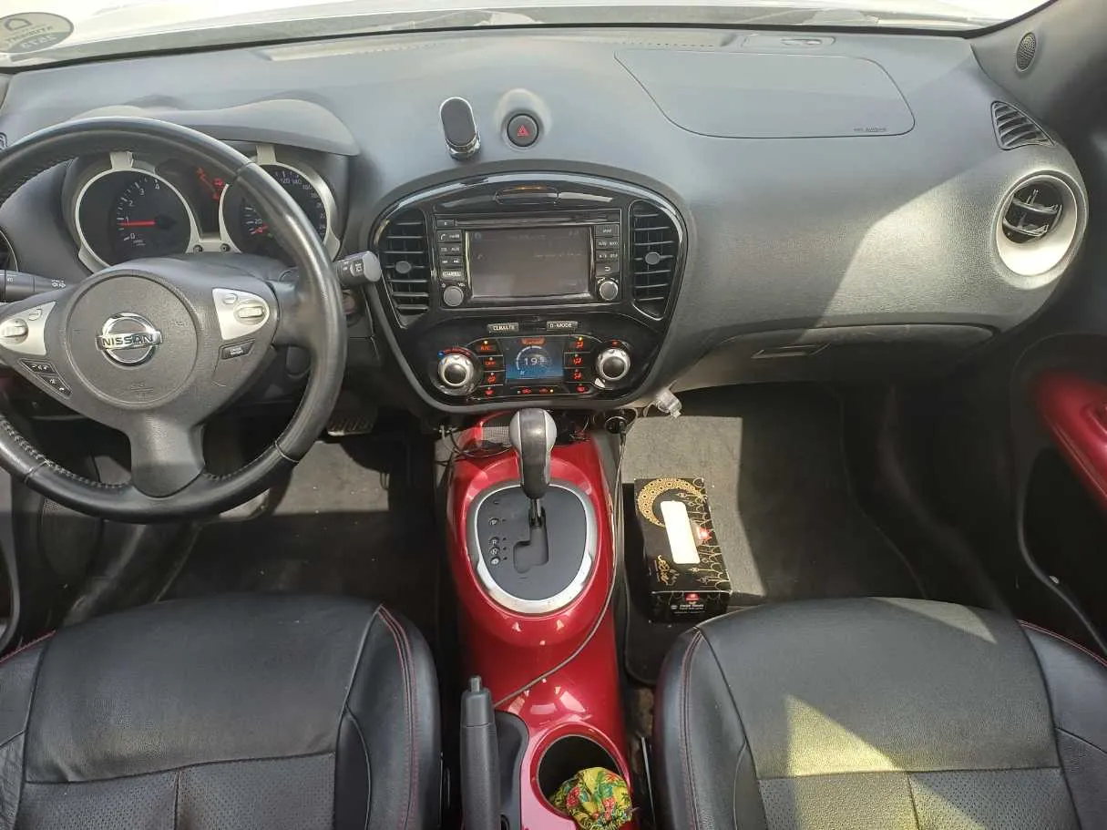 Car image 16