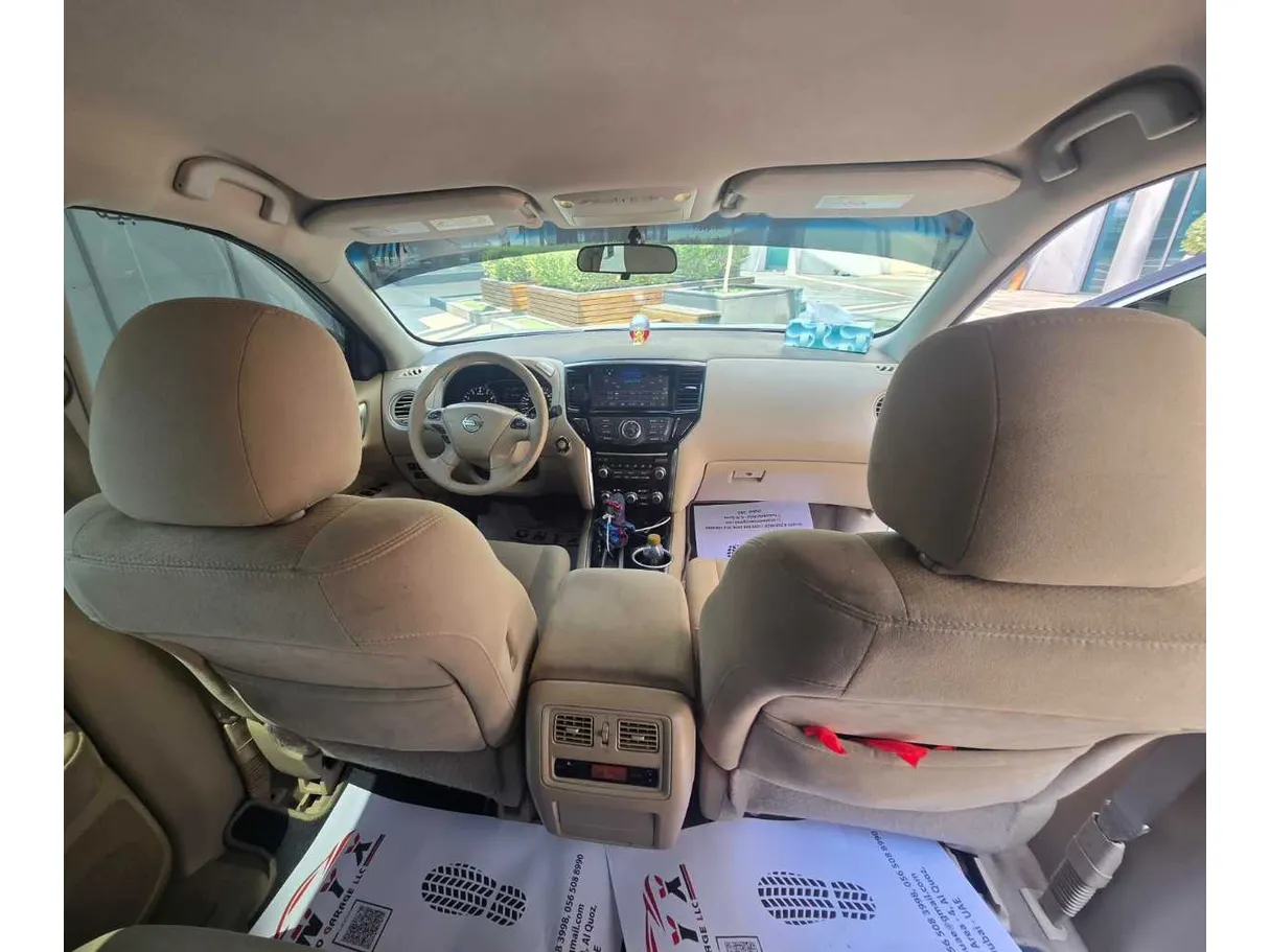 Car image 15