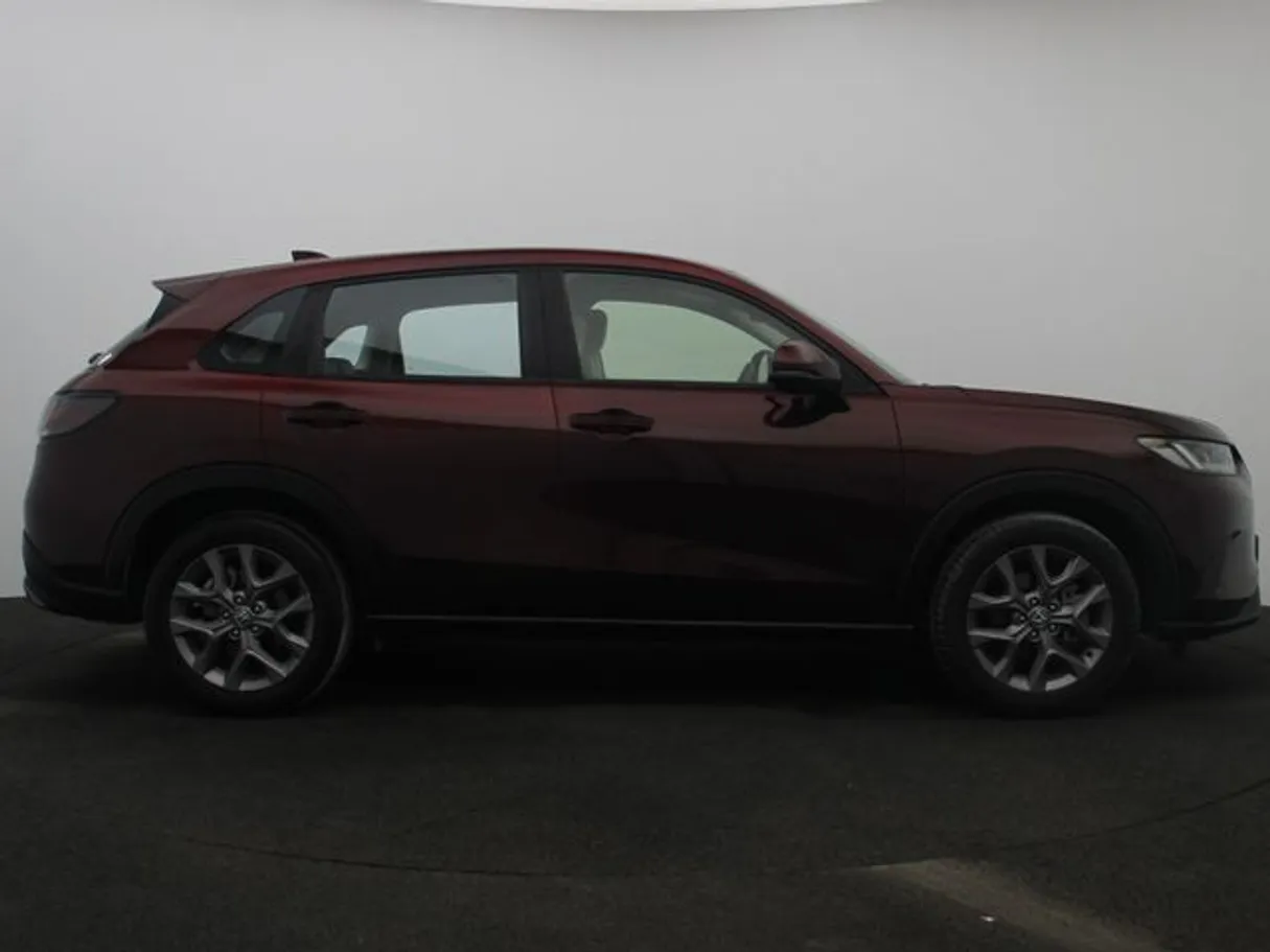 Car image 13
