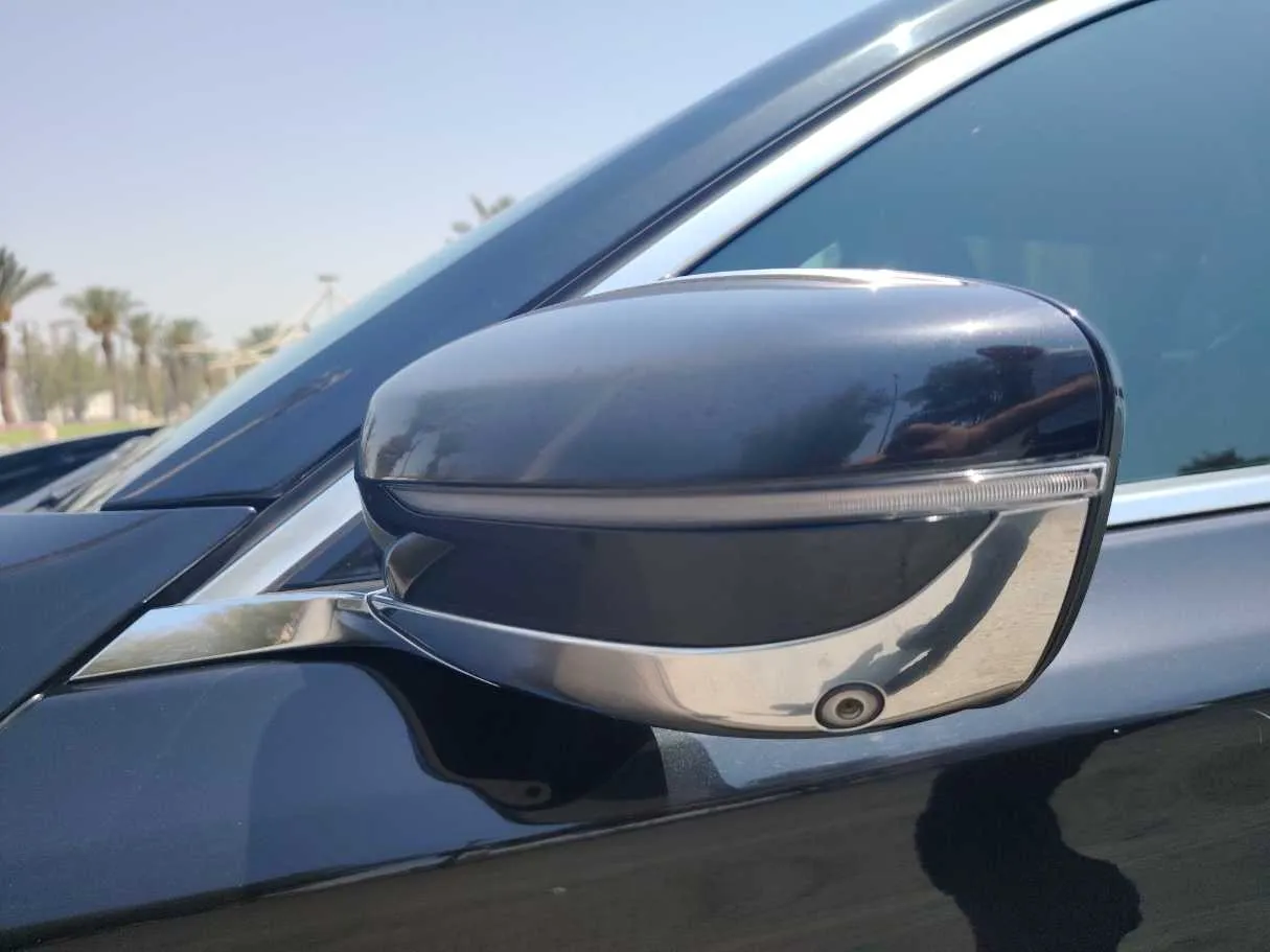 Car image 34