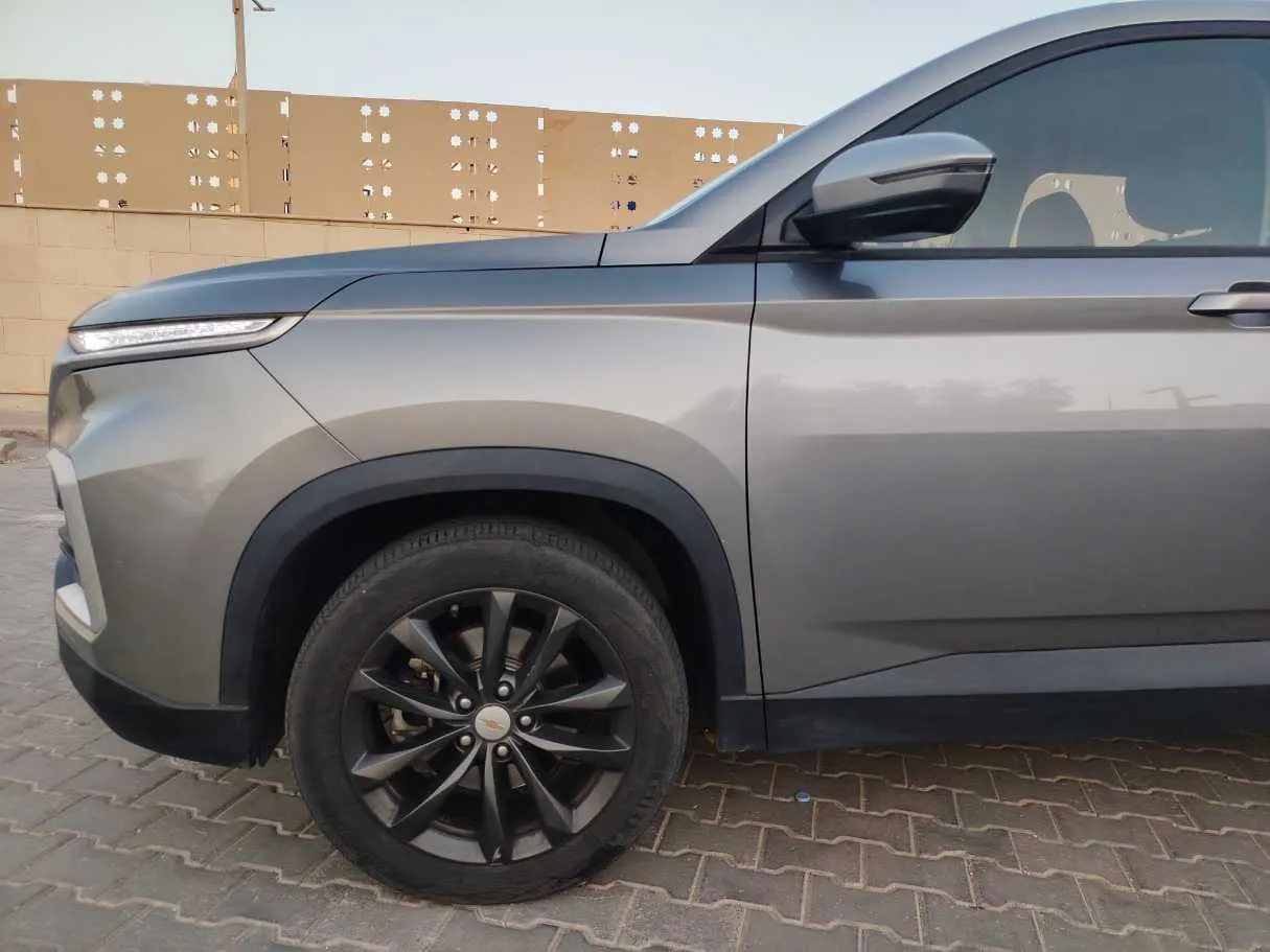Car image 9