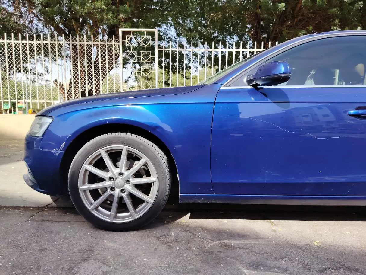 Car image 9