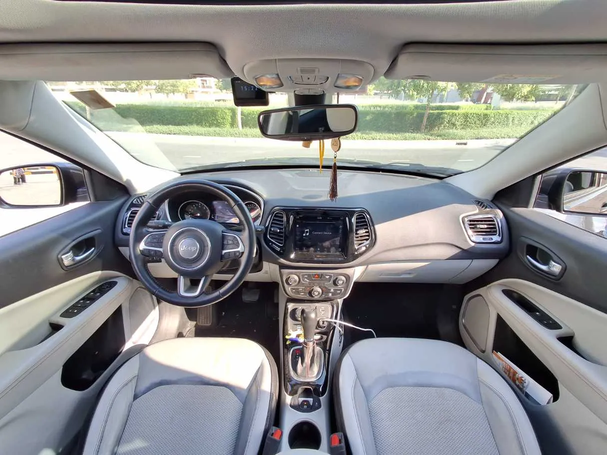 Car image 18