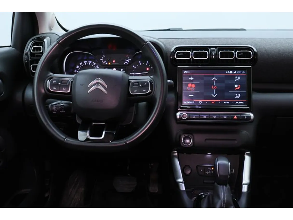Car image 15
