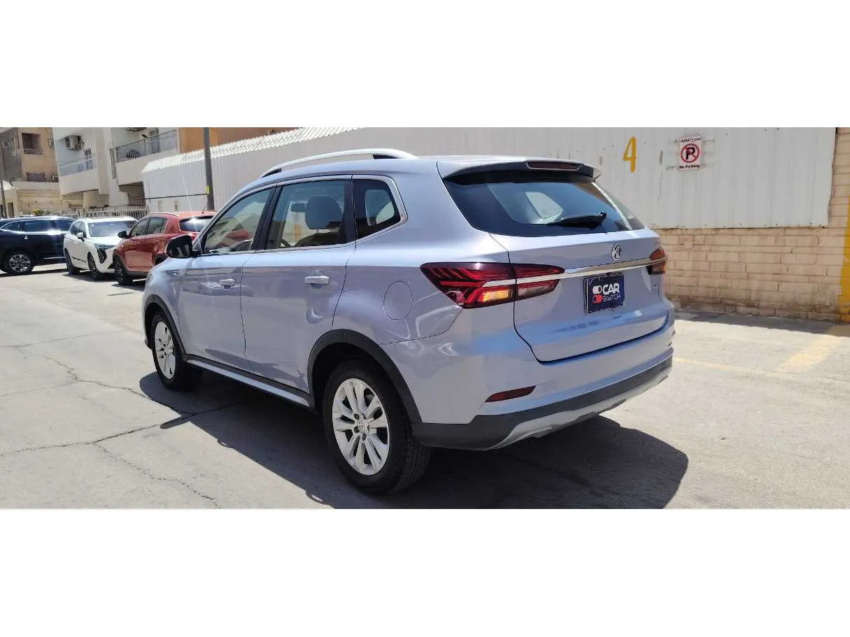 Car image 7