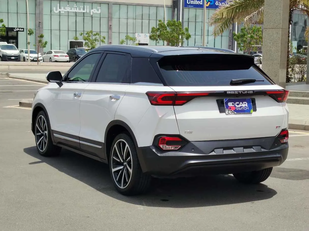 Car image 7