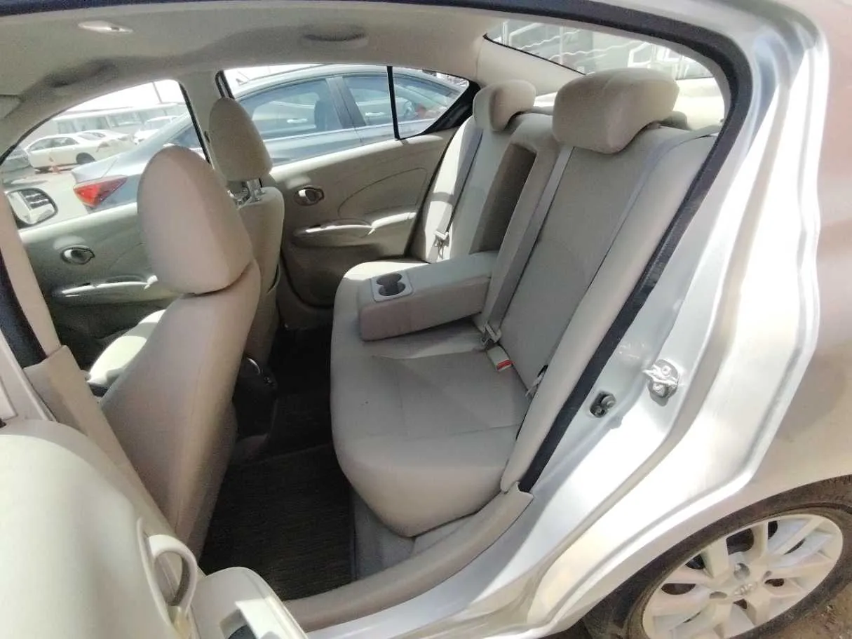 Car image 15
