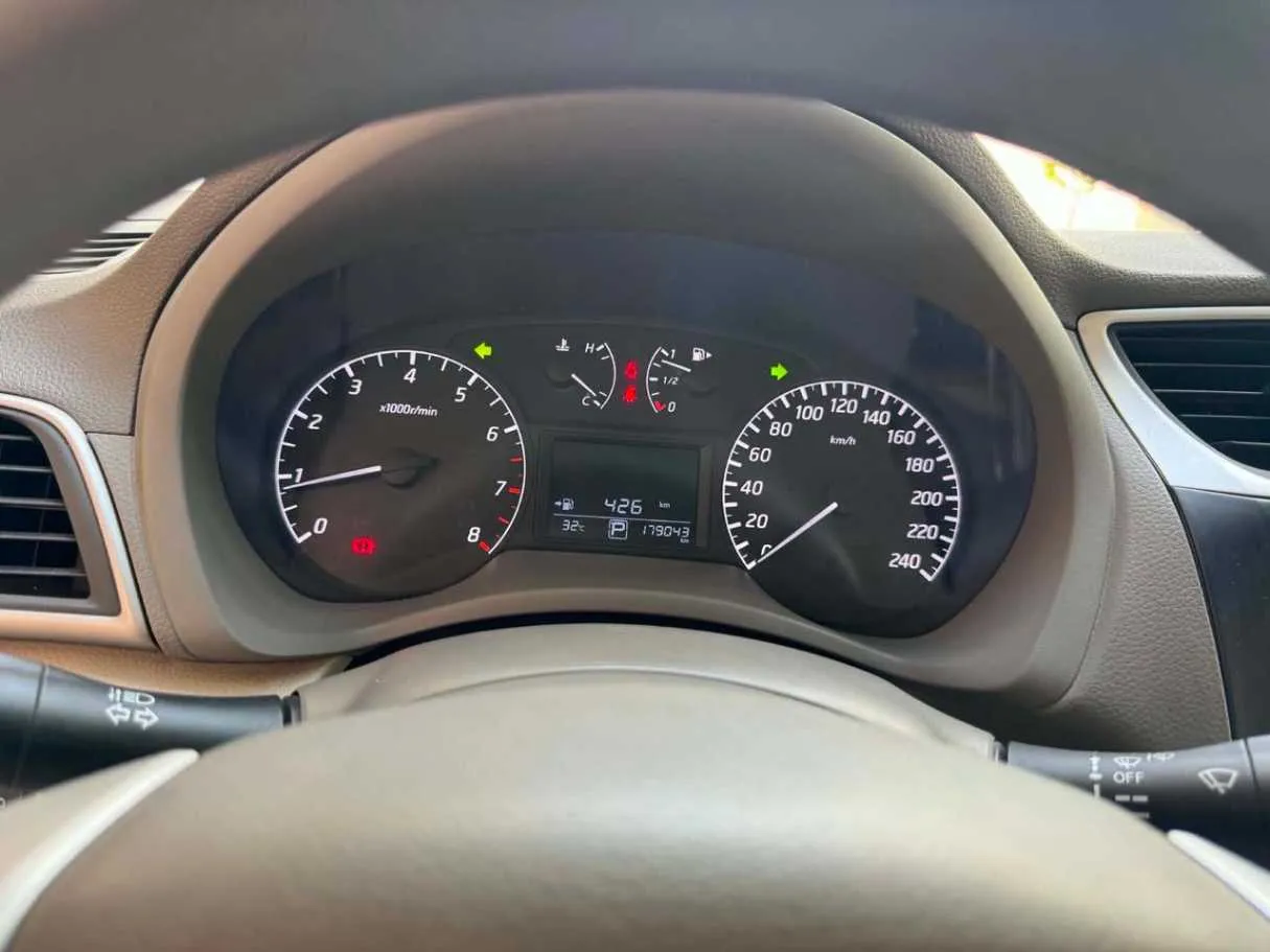 Car image 36