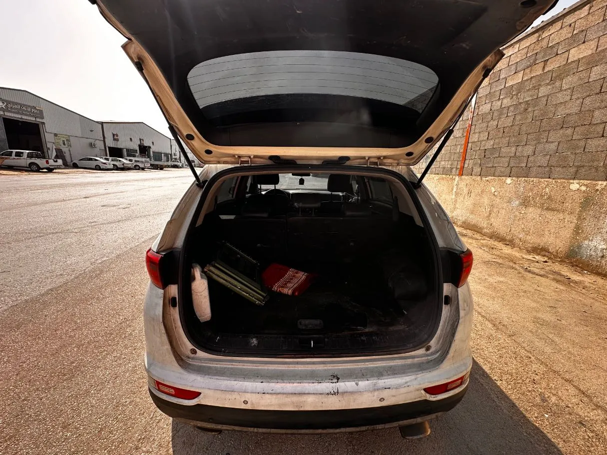 Car image 20