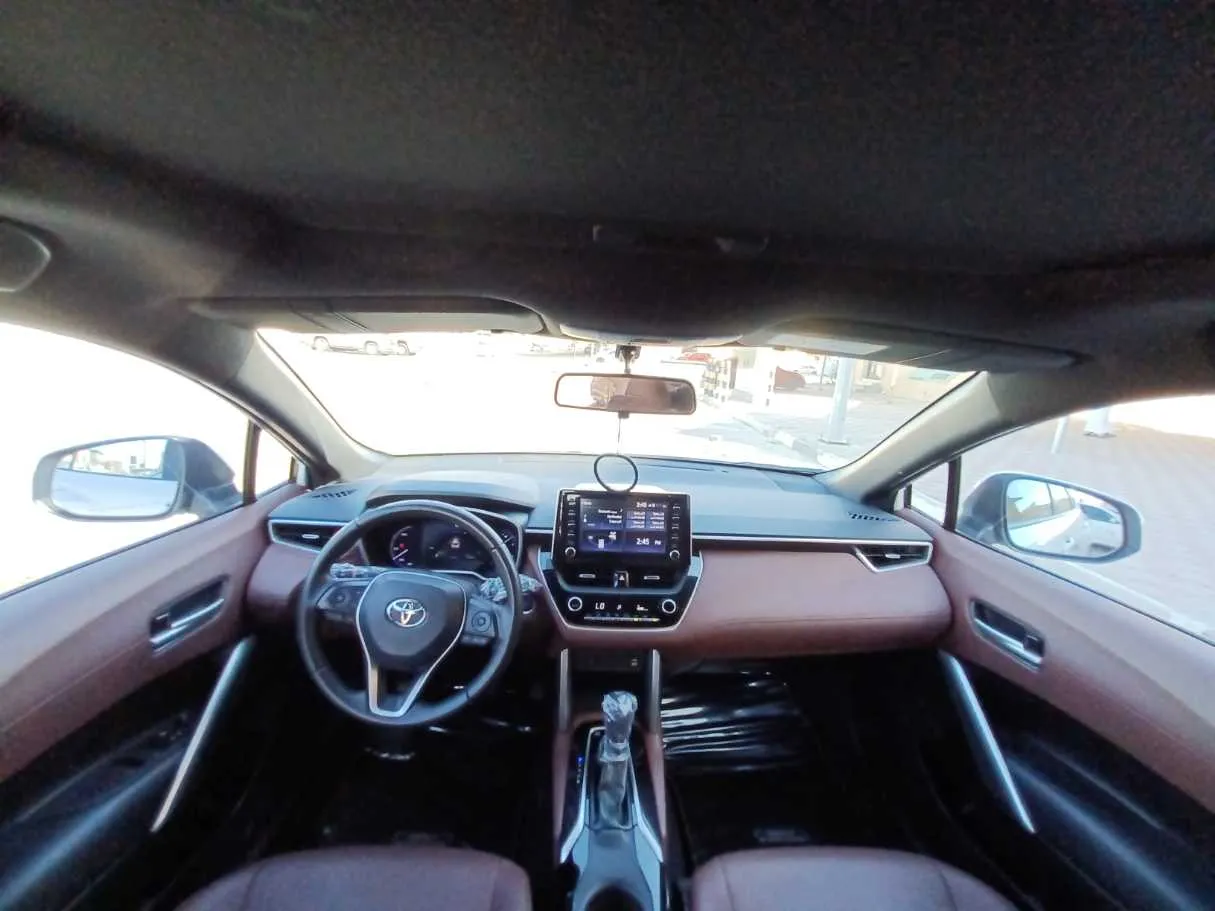Car image 12