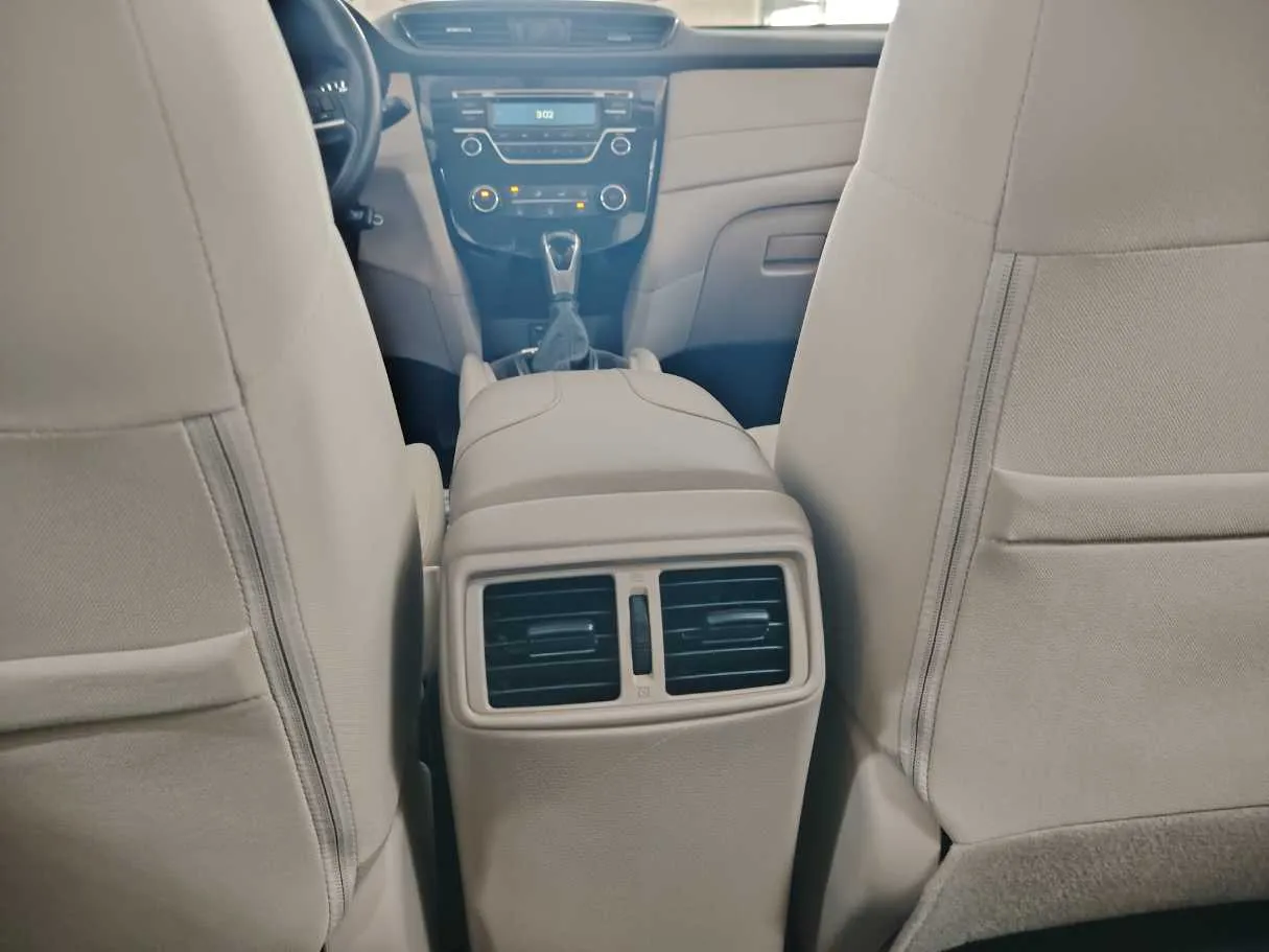 Car image 29