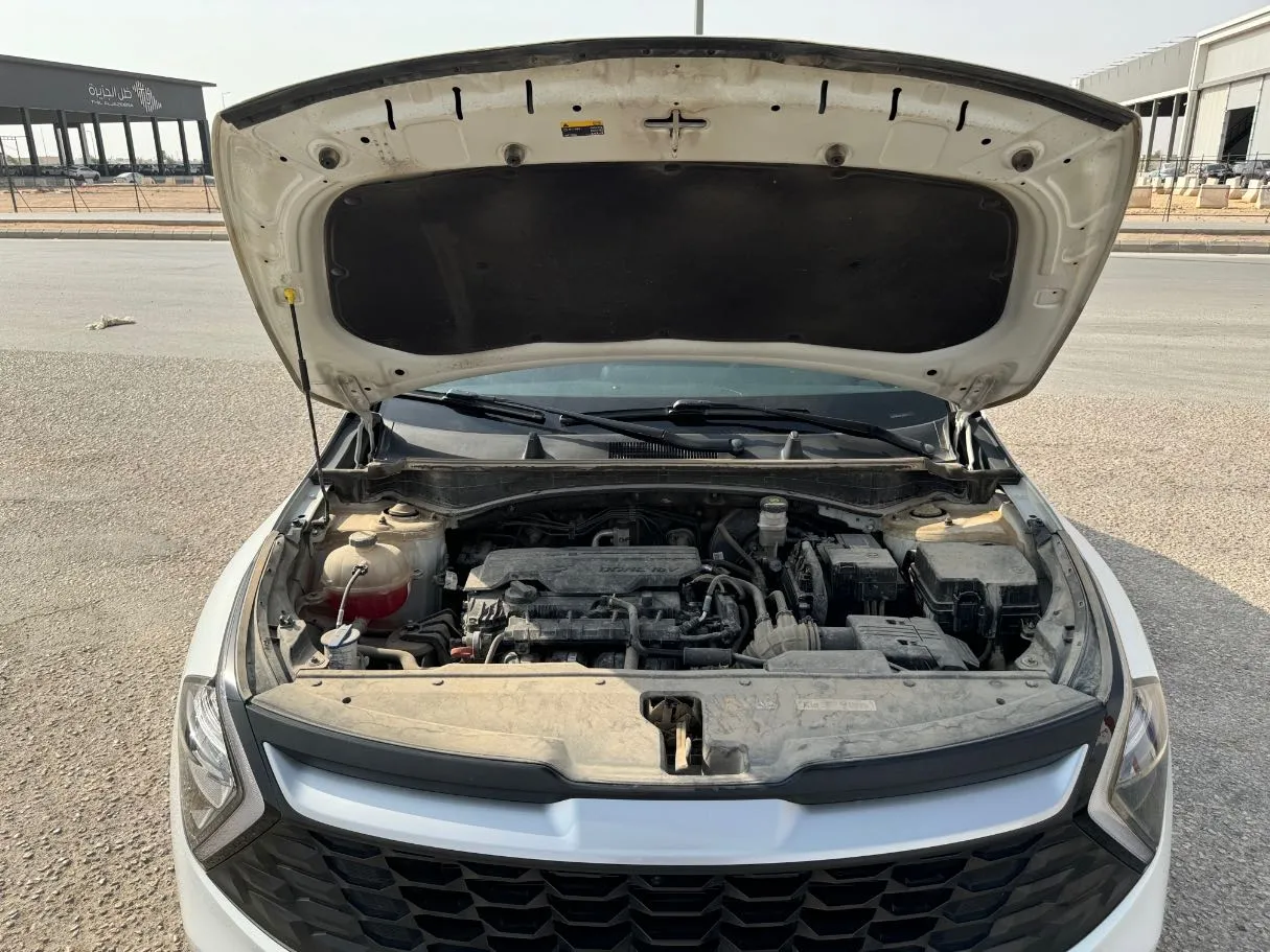 Car image 25