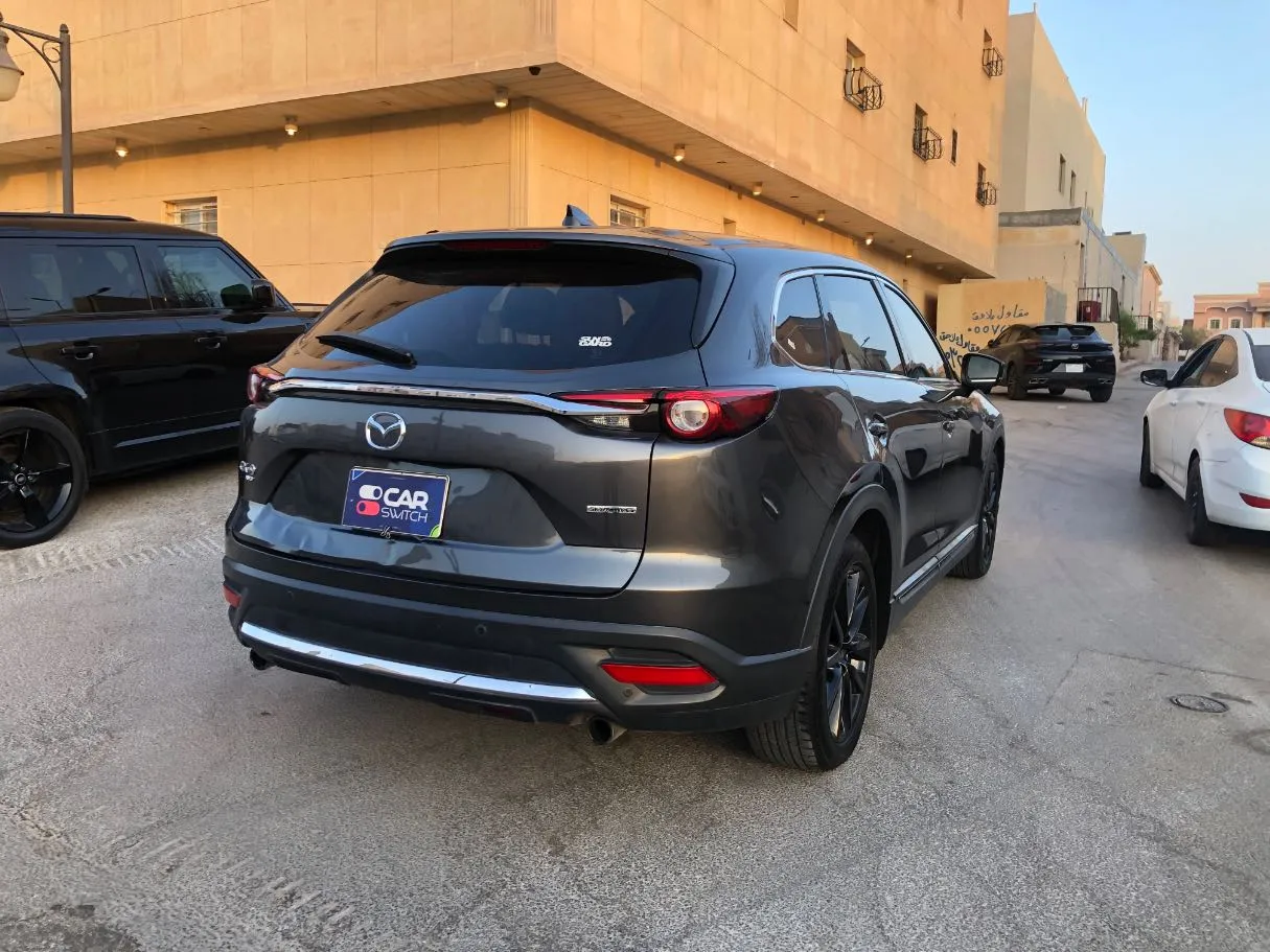 Car image 5