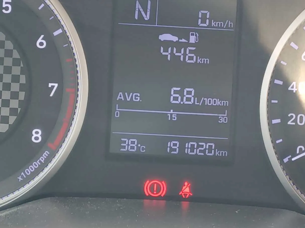Car image 19