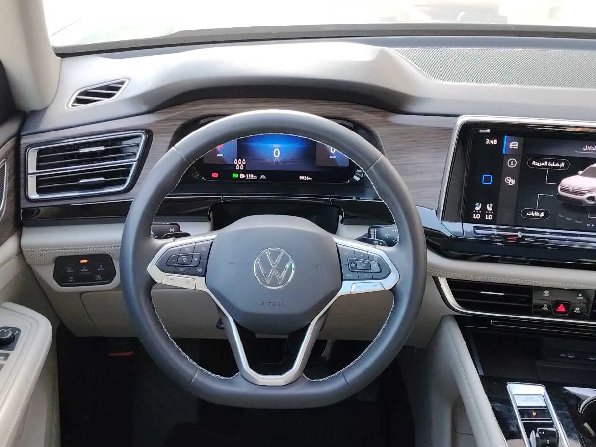 Car image 25