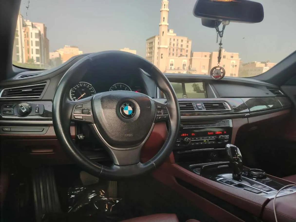 Car image 38