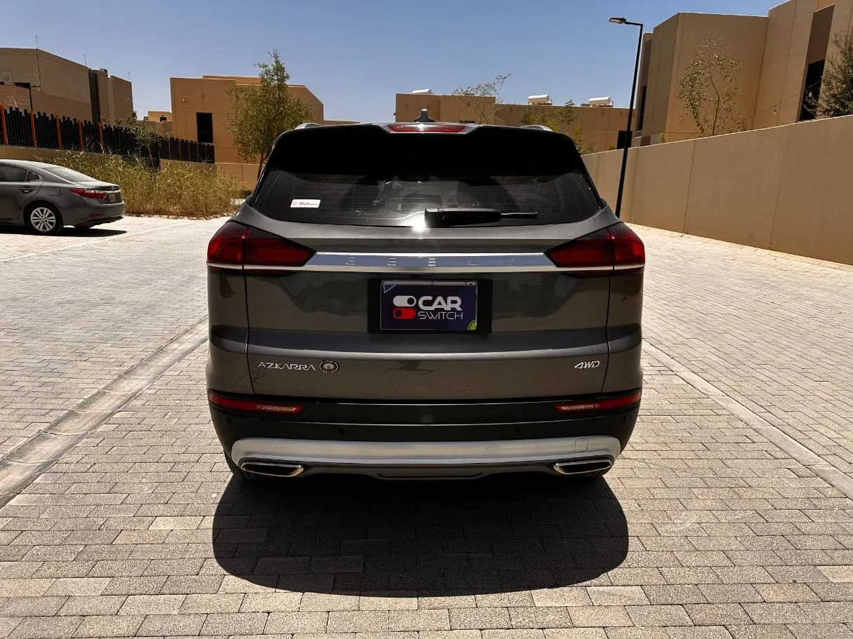 Car image 6