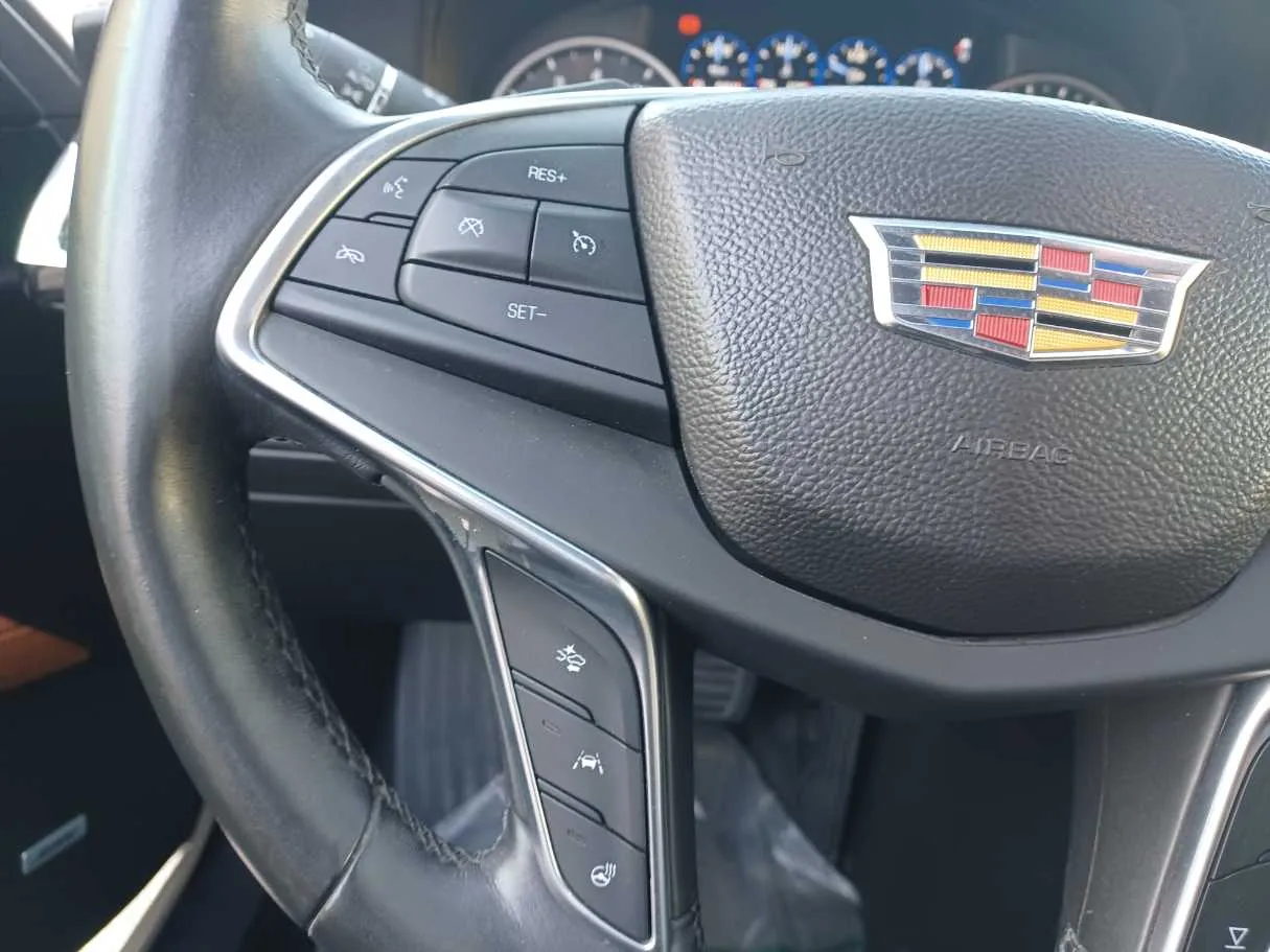 Car image 21