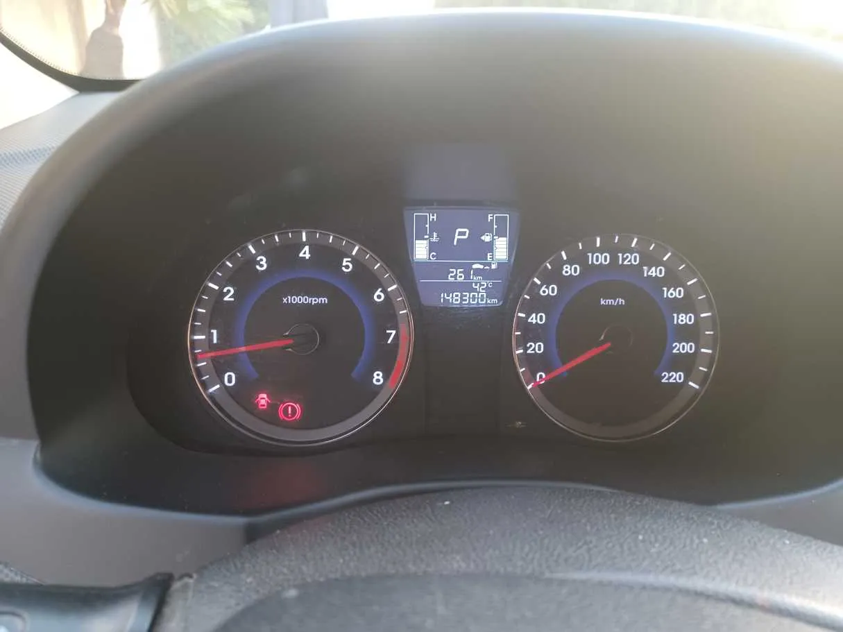 Car image 19