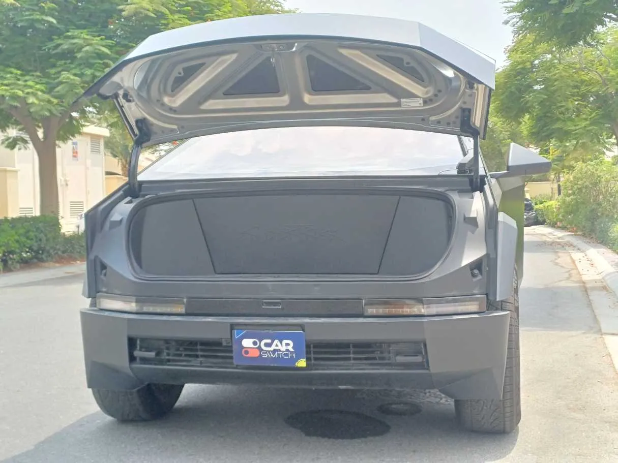 Car image 24