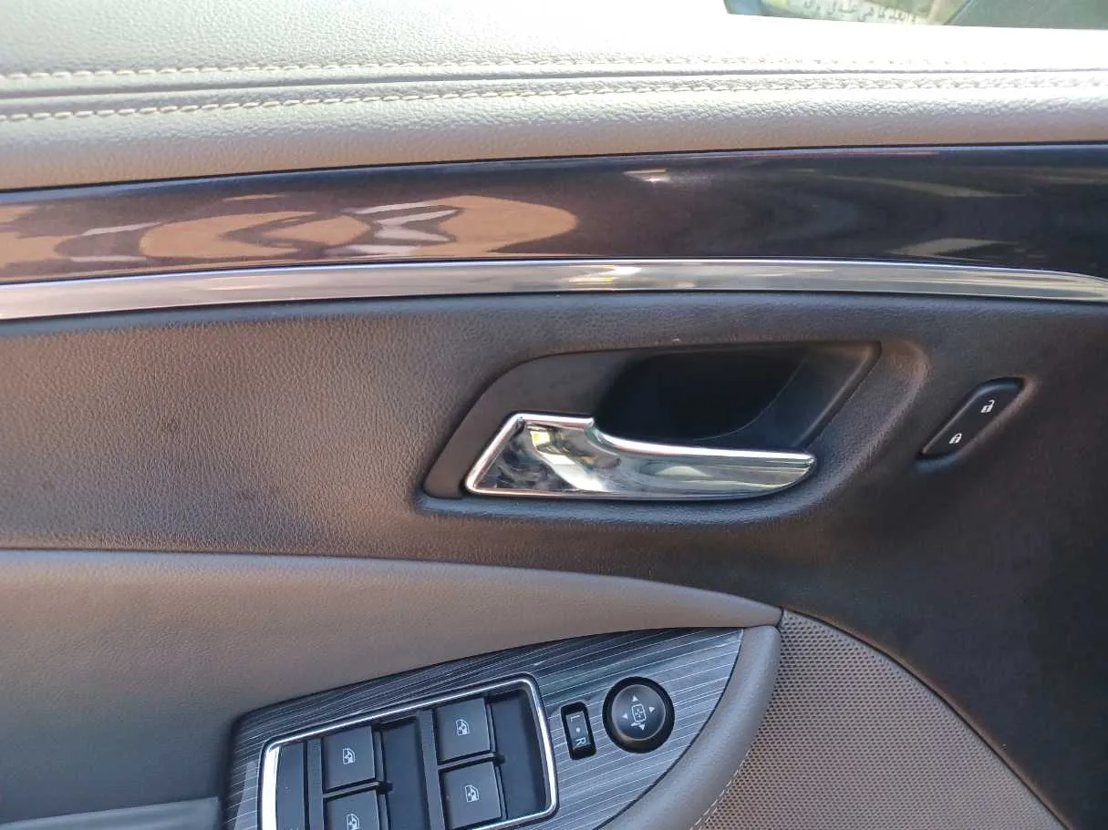 Car image 24