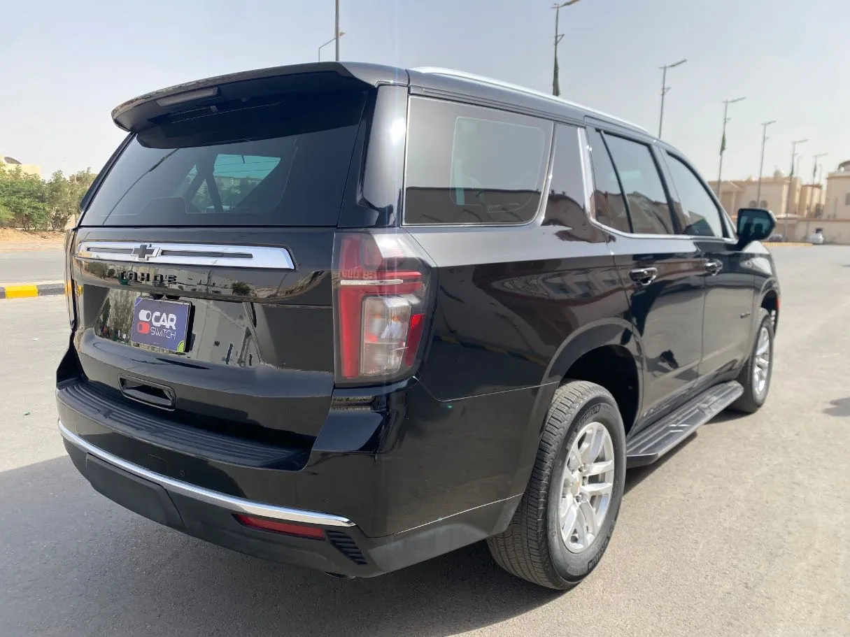 Car image 5