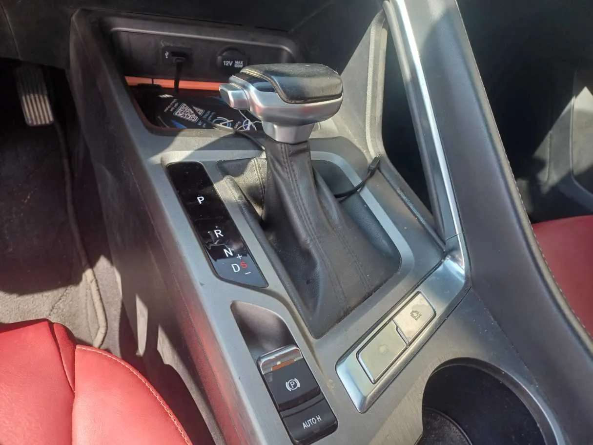 Car image 17
