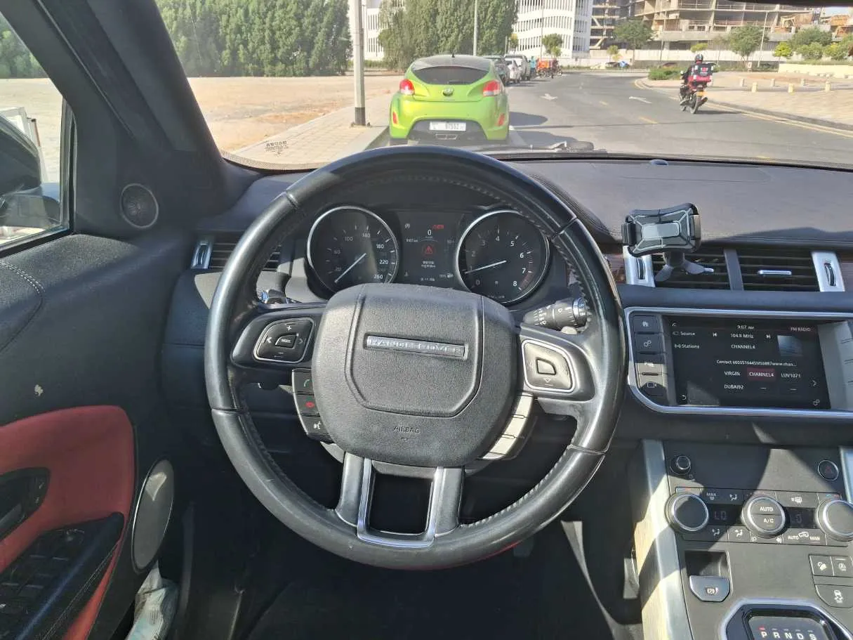 Car image 17