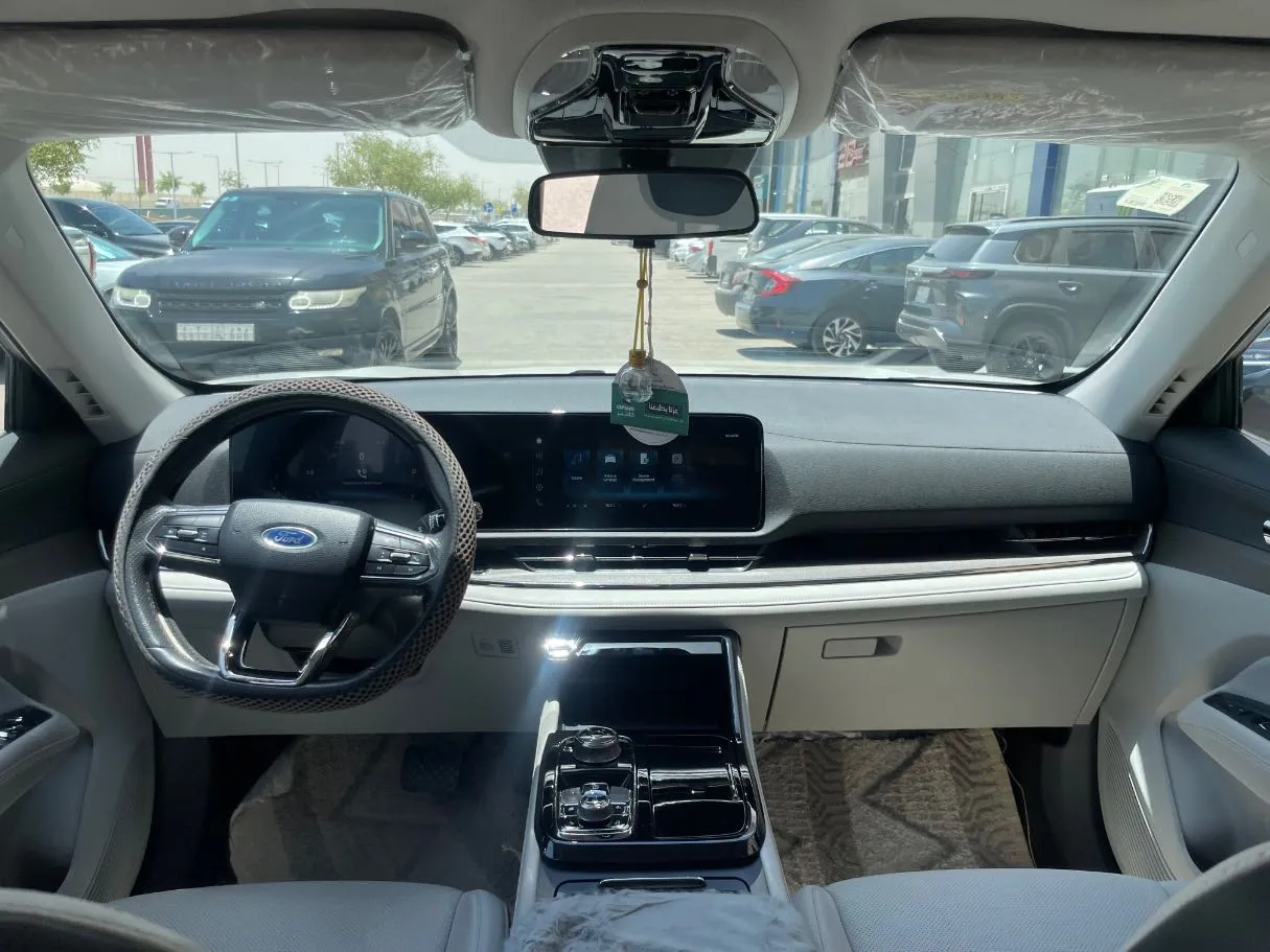Car image 17