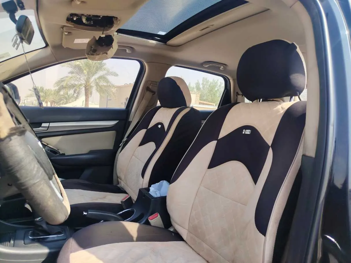 Car image 13