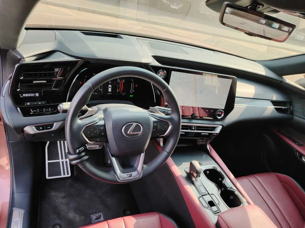 Car image 13