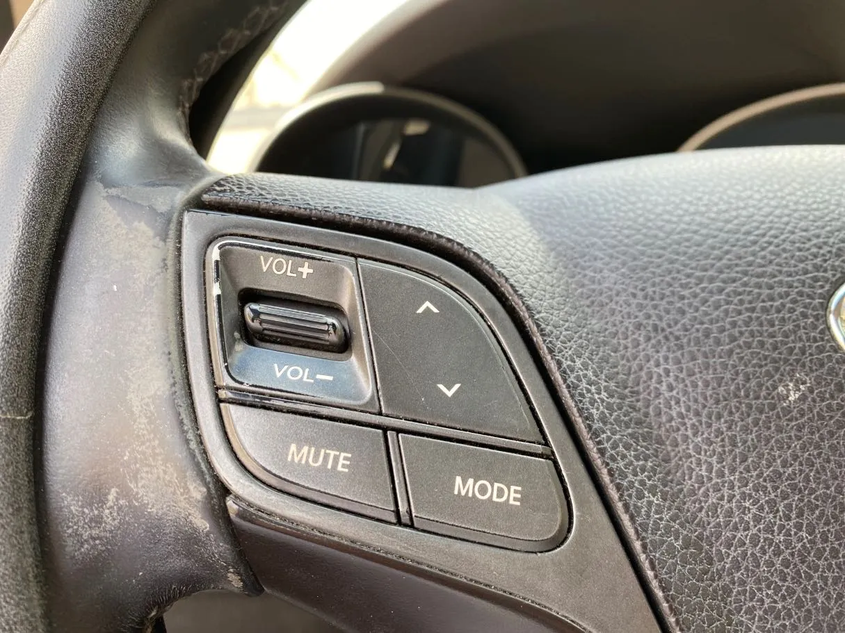 Car image 26