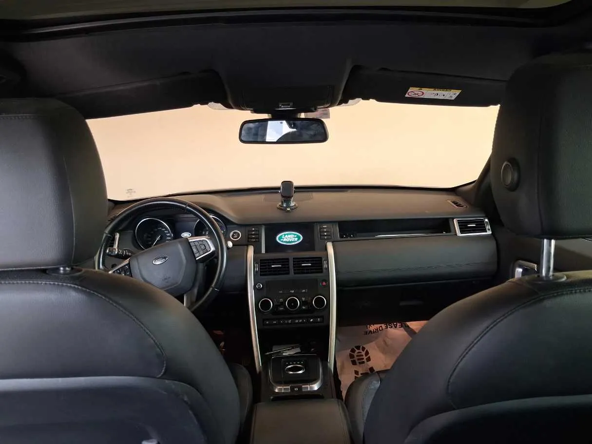 Car image 14