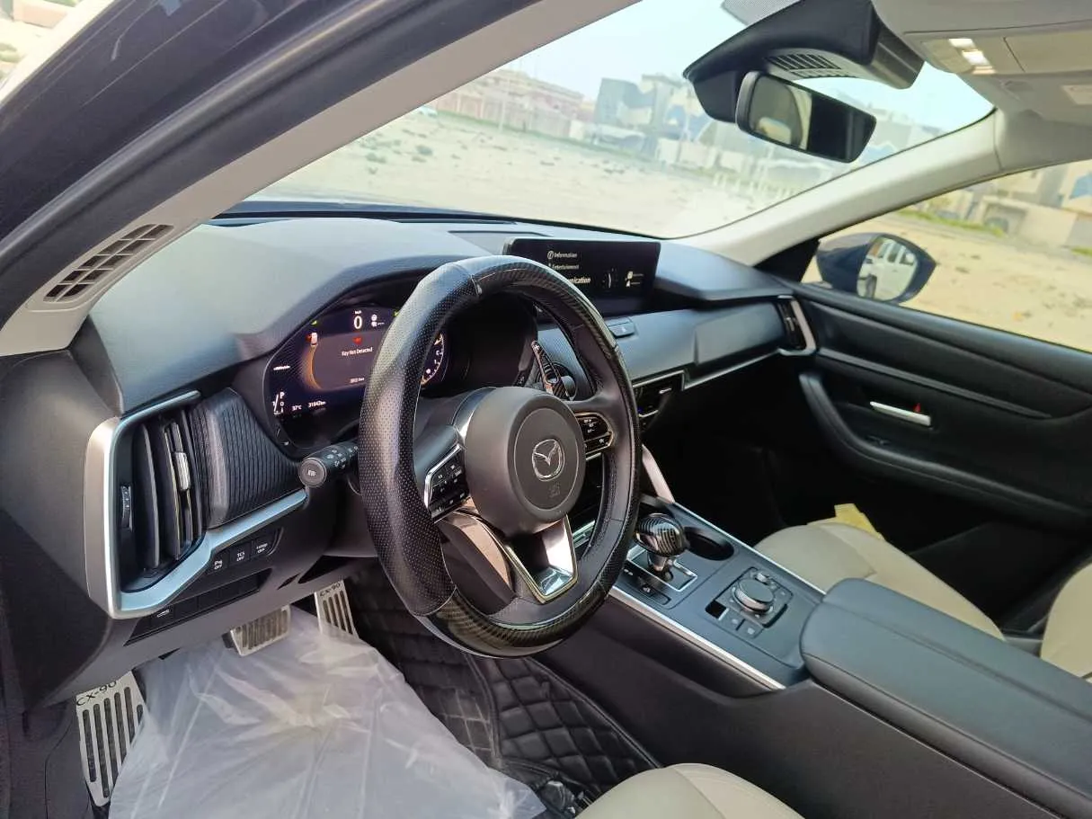 Car image 17